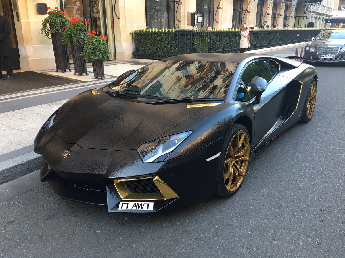 StephThreeForty's tweet image. #carspotting #porsche #Lamborghini #Bugatti #Aventador #veyron