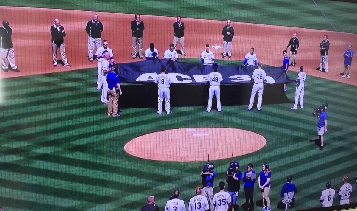 DaynaOG's tweet photo. My heart hurts.... @Royals #Ace30 #RIPVentura https://t.co/GVickjlWcz