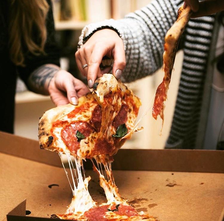 Monday pizza night - even better with beer, chocolate and Pilot 🍻🍫🍕