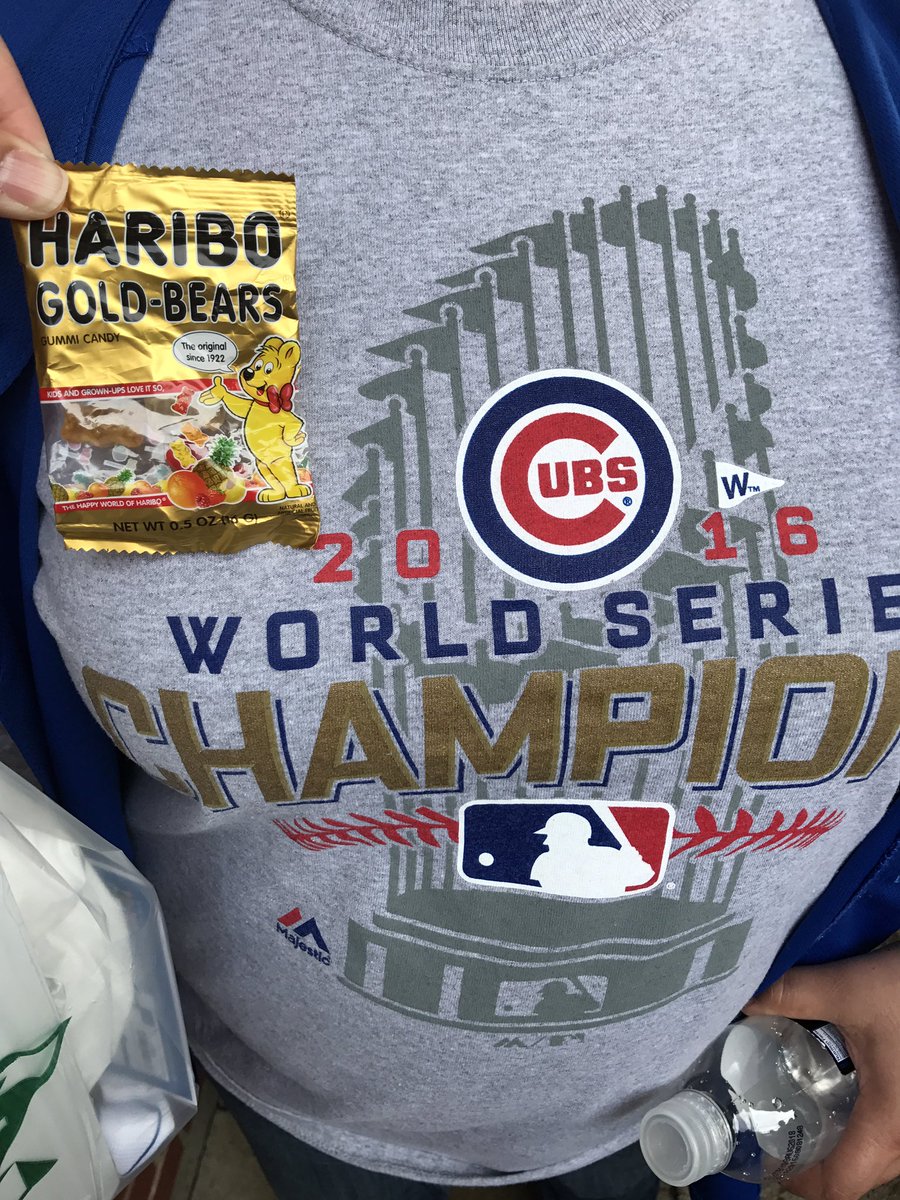 gmlazo19's tweet photo. Love my Cubbies and Gummies! @Cubs #OpeningDay17 #HARIBO https://t.co/5DzkPtX1zQ