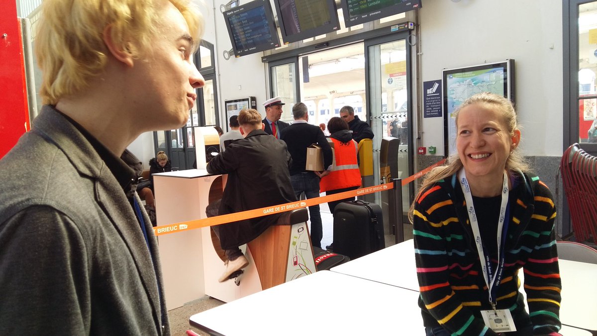 Adrien_Arnaud's tweet photo. #datathonmobility c déjà fini 1/3 merci aux différents partenaires pour avoir préparer l'évent @KreizennDafar @ConnectGares @Afpa_Formation https://t.co/wRzj5NJYPa