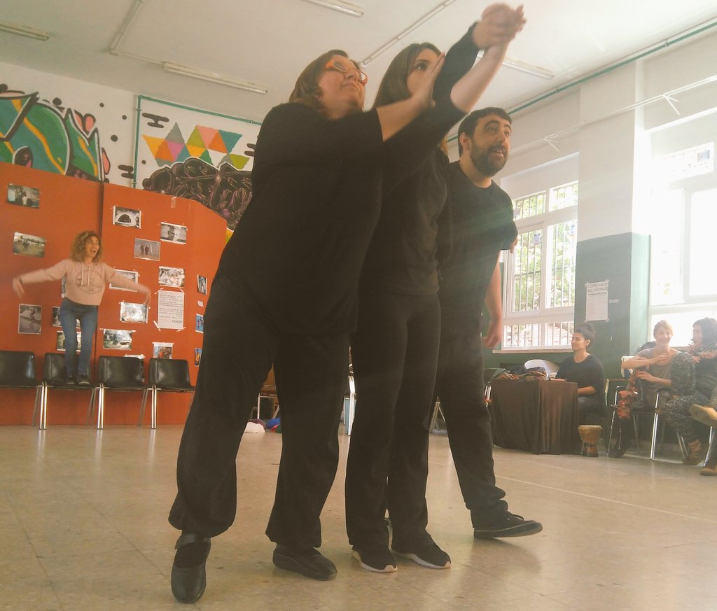isabelbrighton's tweet photo. #Teatro y #Transformación @Transcrea nos re-presenta su #TeatroEspontaneo #EETTS https://t.co/9fEDWWdf3o