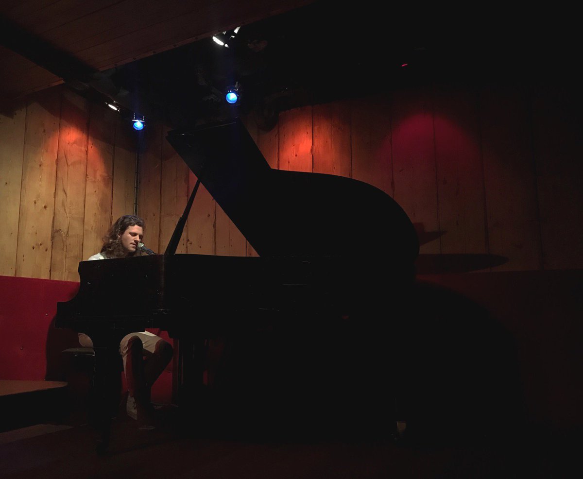 Popdust's tweet photo. We caught @JesseHaleMoore at Rockwood Music Hall and it was magic: https://t.co/Yv7VjfkJGZ https://t.co/2P66GYfULk