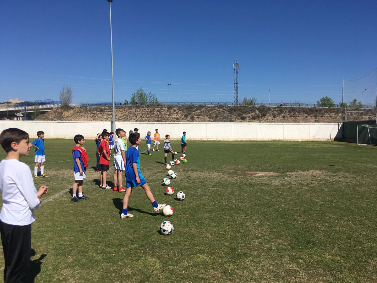 DeductorSpain's tweet photo. Esta mañana ha arrancado el I Campus de Fútbol Ciudad de Calatayud, hemos disfrutado de una mañana perfecta para jugar a fútbol 😎 ⚽️ https://t.co/a0KEEXV38D