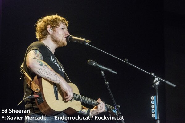edsuffolk's tweet photo. OH MY OH MY! @edsheeran last night! incredible😍😍
|Barcelona|➗🇪🇸➗
#edsheeran #DivideTourBarcelona https://t.co/VHyZNXA8Kg