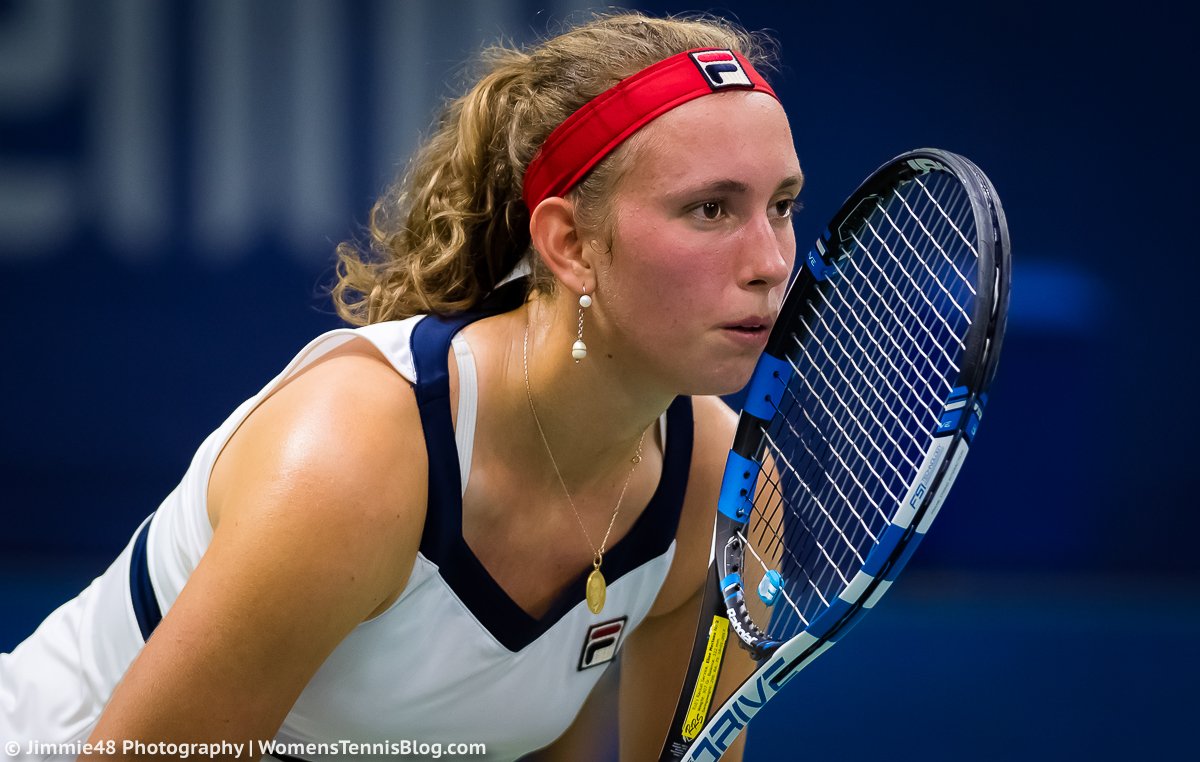 ELISE MERTENS C9ED0W5WsAAoBky