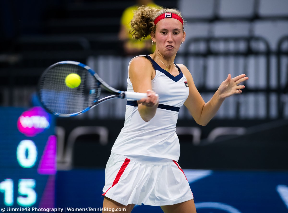 ELISE MERTENS C9ED8zsWAAAqv2S