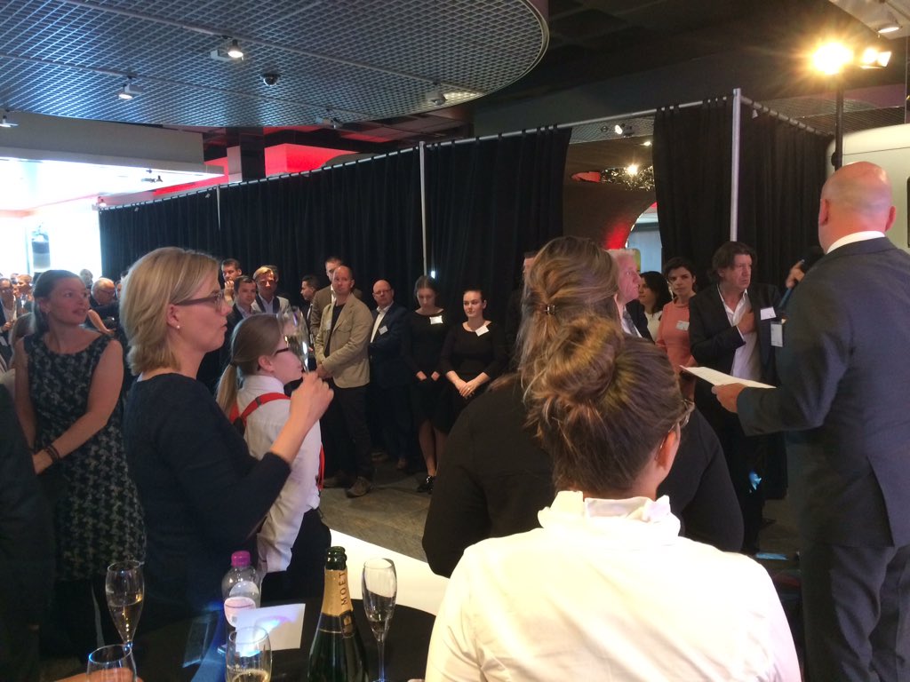 bramkrete's tweet photo. Diner #tvdt gaat zo van start #toekomst #spanning #wedstrijd https://t.co/RGAtCVKL5e