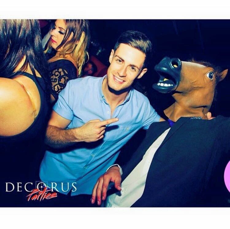 ConorMarks1's tweet photo. Guineas Decorus is in sight, under a month to go until the biggest weekend of the year in Newmarket 🙌🎉🐎🎩🍻 #Decorus #Guineas https://t.co/xDoI5LZjGe