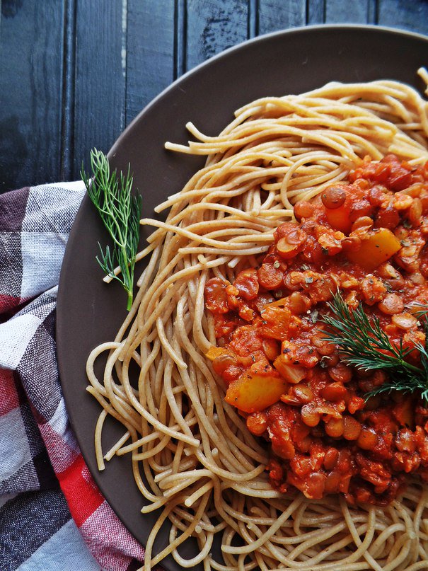 LinaBlumen's tweet photo. 😍😋🍅🍝#vegan #food #esse #blog #veganblog #foodblog #instafoo #Rezept #kochen #instavegan #veganfood #Superfood #nudeln #tomatan #Italia https://t.co/elWZR3TzSt