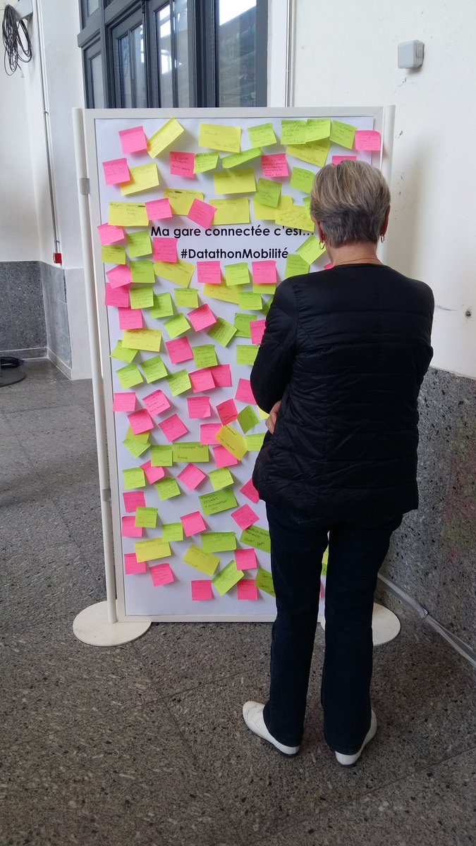 Adrien_Arnaud's tweet photo. #datathonmobility 3/3 c déjà fini.Merci aux méduses ;) @simplonco @AGEFOSPME @CGET_gouv @GretaCotesArmor #CordonElectronics et aux passants https://t.co/JrXTW1fiGQ