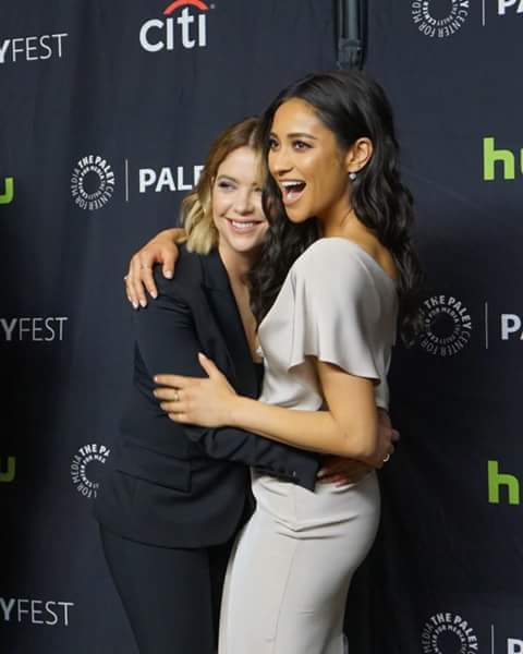 BRcrazymona's tweet photo. AAAAAAAA Parabéns buttah ♡♡♡♡
HAPPY BIRTHDAY SHAY MITCHELL
@AshBenzo @shaymitch https://t.co/0RStgHDxB9