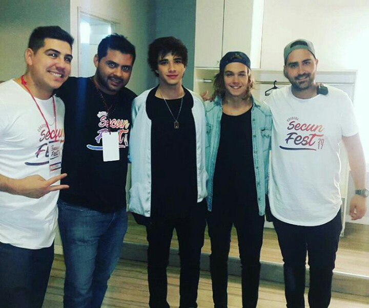AgusA_10's tweet photo. #SecunFest 😀🙌 https://t.co/odd0bRqkXF