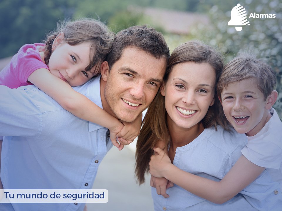 Ellos viajarán tranquilos en Semana Santa mientras su casa se queda segura gracias a nuestro sistema de Alarmas. 😉