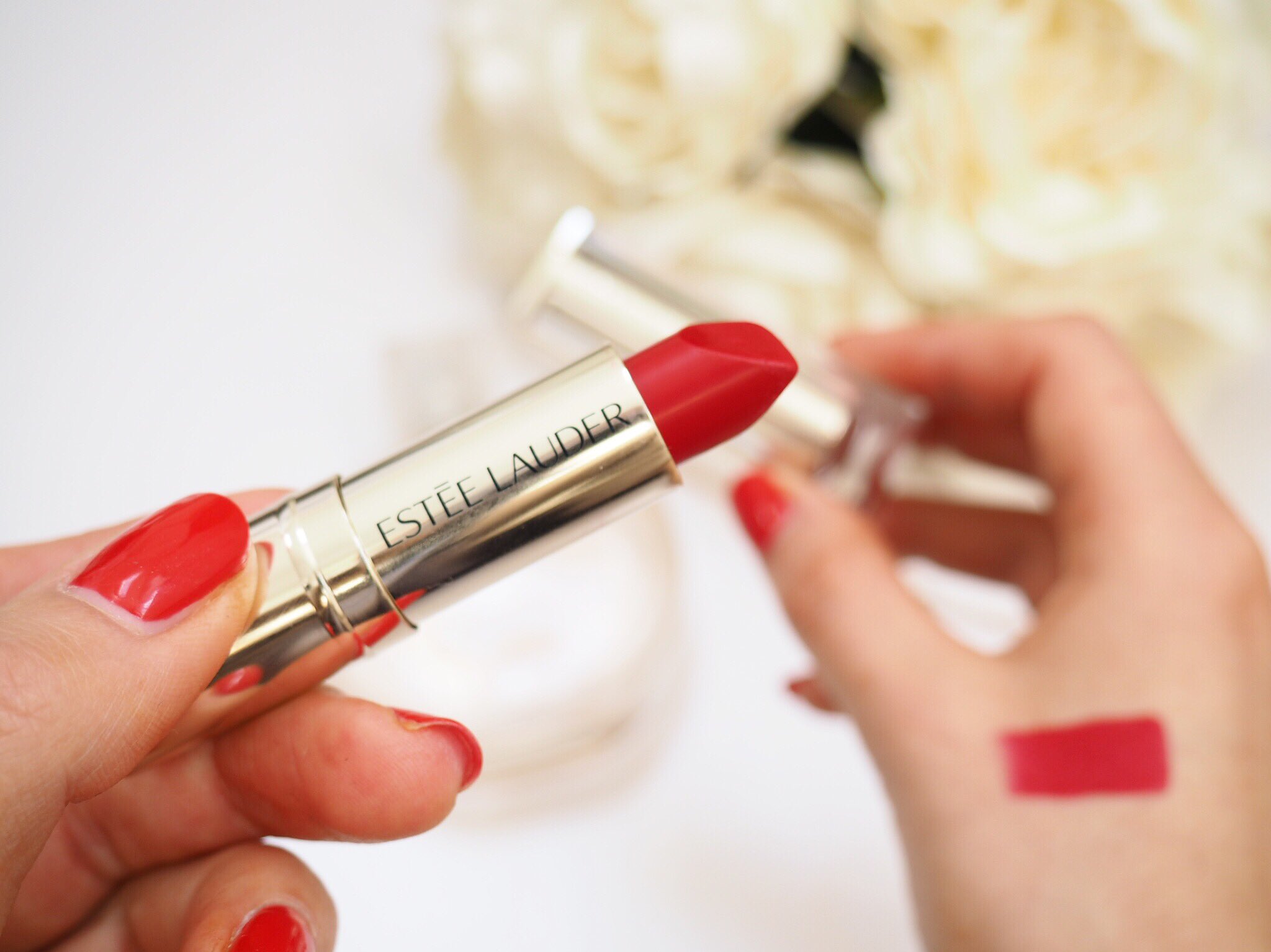 Katie Ann Hall on Twitter: "I found the most perfect red! 😍❤️@EsteeLauder Pure Colour Love Lipstick in BAR RED #EsteeLauder https://t.co/37umvPaVSm" Twitter