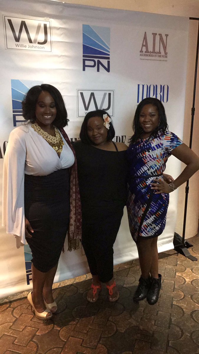 LipServiceInk's tweet photo. In Dallas at the #Accessories In Nude Designer's Competition. #AIN2017 with #PlusSizeModel @RachaelYvonne and Steph https://t.co/yez7oQzZ20