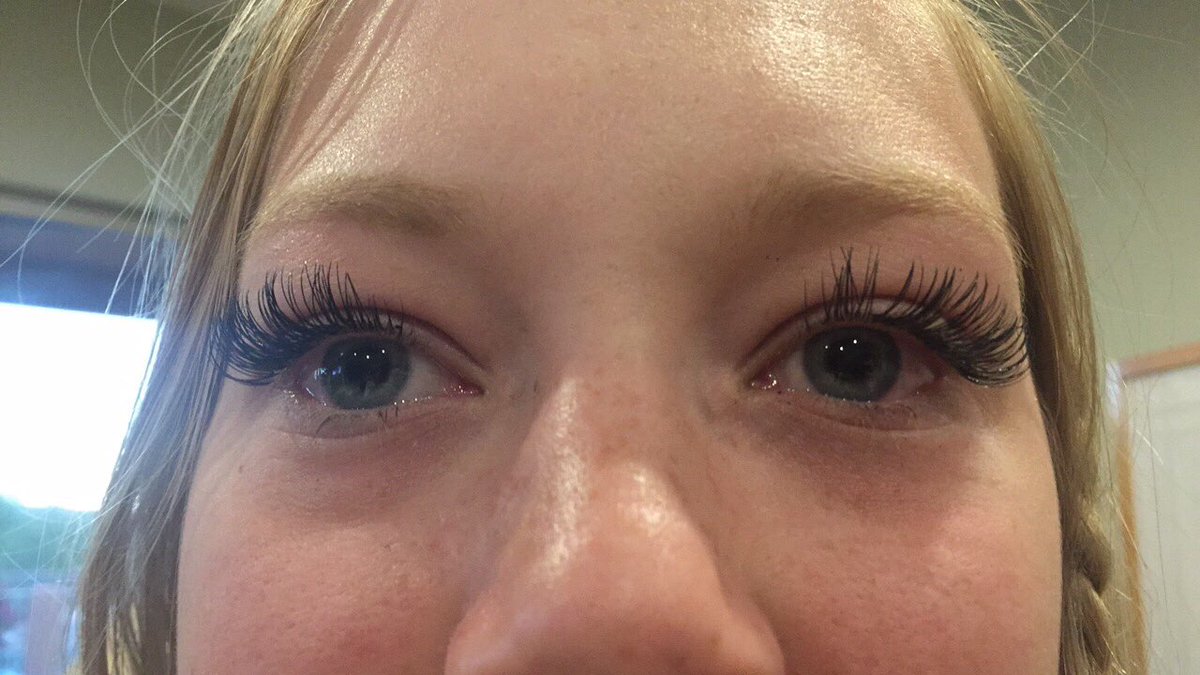 __corynne__'s tweet image. Come get your prom lashes this month for $30!! RT for $5 off! #lashes #eyelashextensions