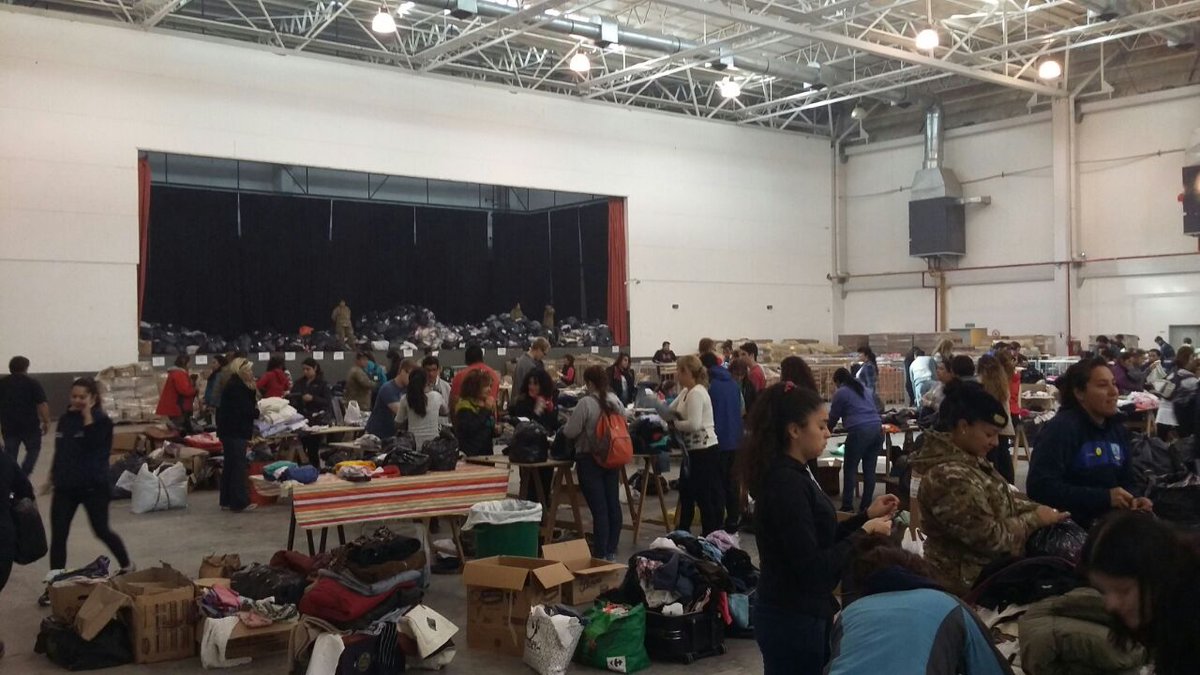 Estamos presentes junto a autoridades nacionales, provinciales y municipales para asistir y evacuar a los damnificados por las inundaciones.