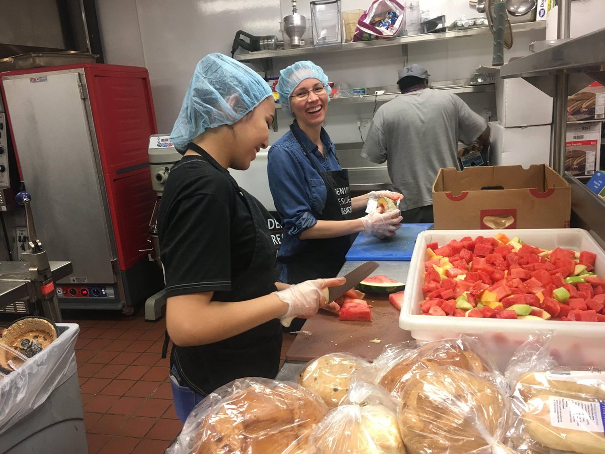 DenverScho's tweet photo. Tonight a group of our Students &amp; Mentors will volunteer at  Denver Rescue Mission. @denverrescue #community #volunteering https://t.co/BfxSJVjeAB
