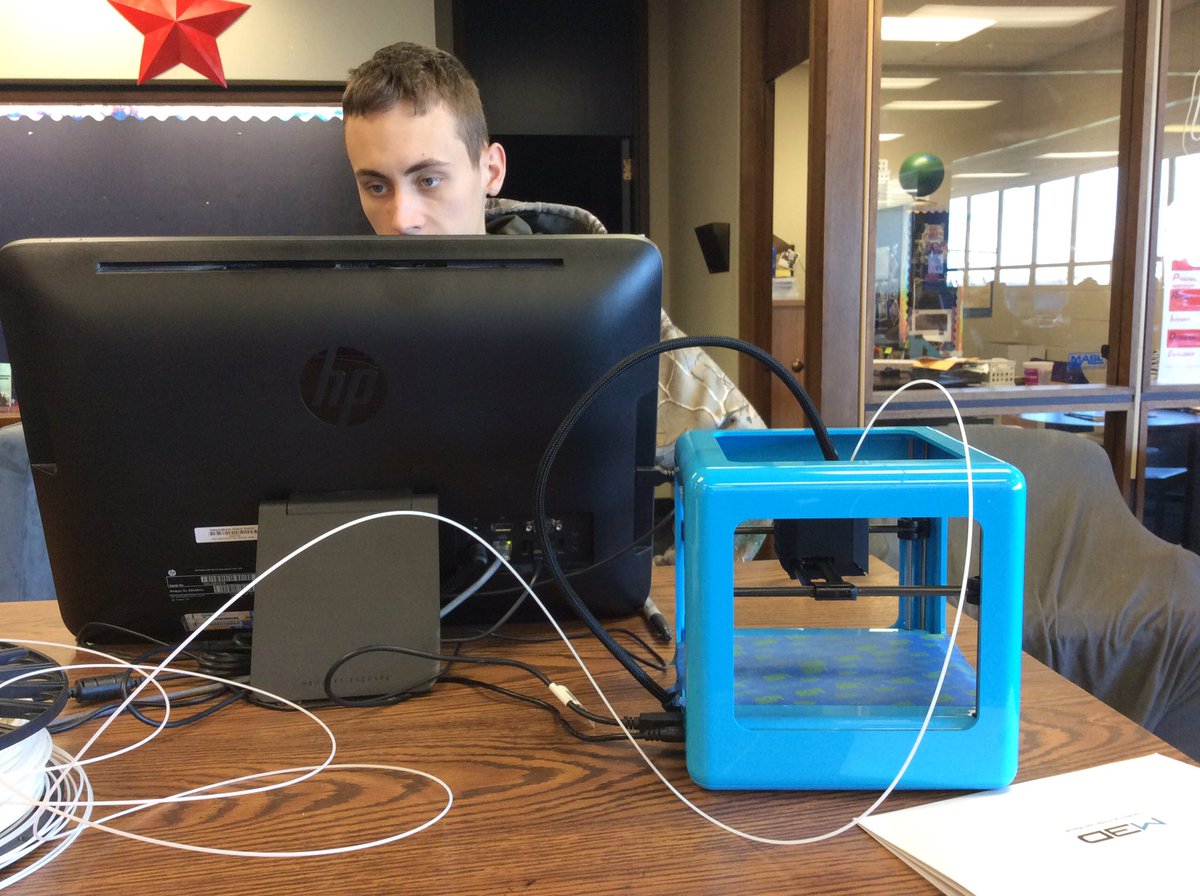 THSPatriots's tweet image. @Foley_Math using the 3D printer to rebuild a city in a PBL project based on exponential and logarithmic functions. #trumanunited