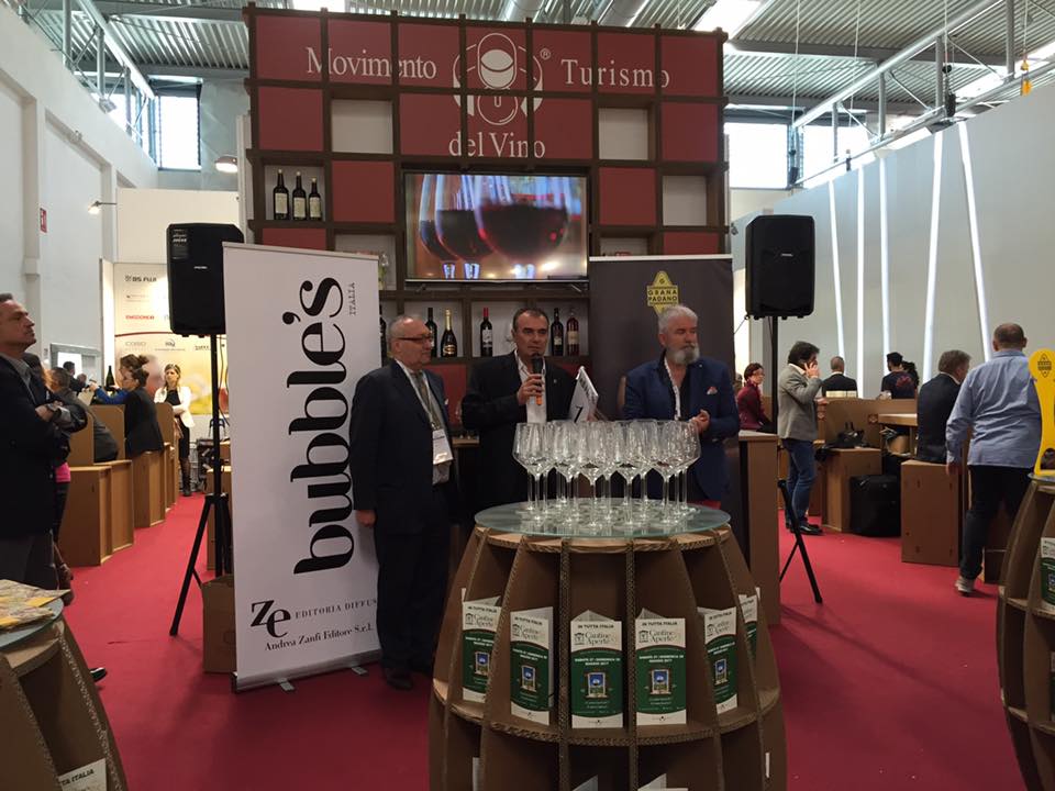 ZanfiEditore's tweet photo. Bubble's Italia Magazine a Vinitaly 2017. https://t.co/0Zyp9rBxdj