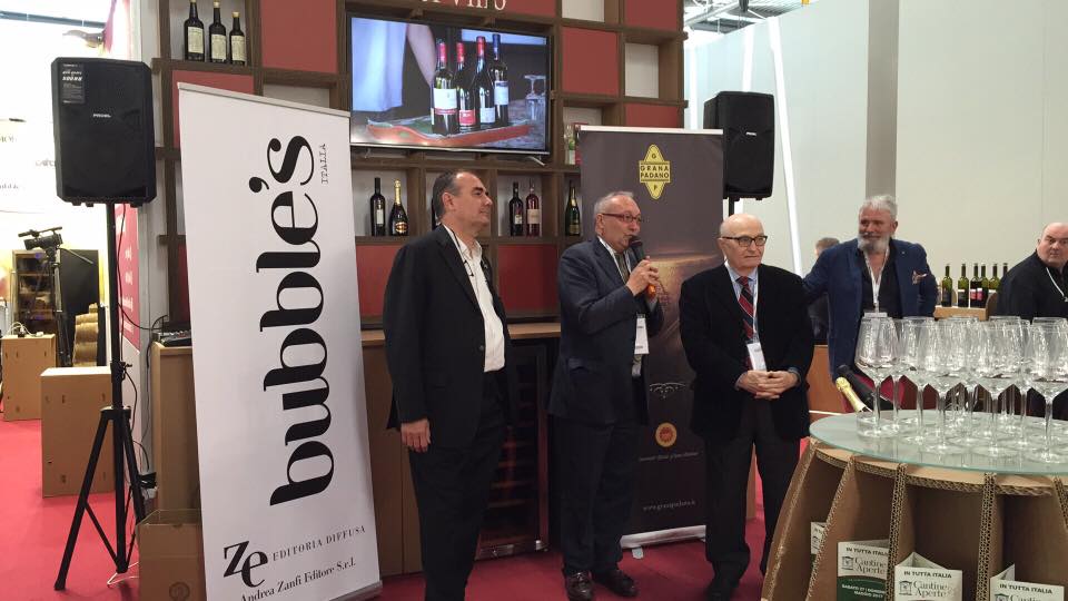 ZanfiEditore's tweet photo. Bubble's Italia Magazine a Vinitaly 2017. https://t.co/0Zyp9rBxdj