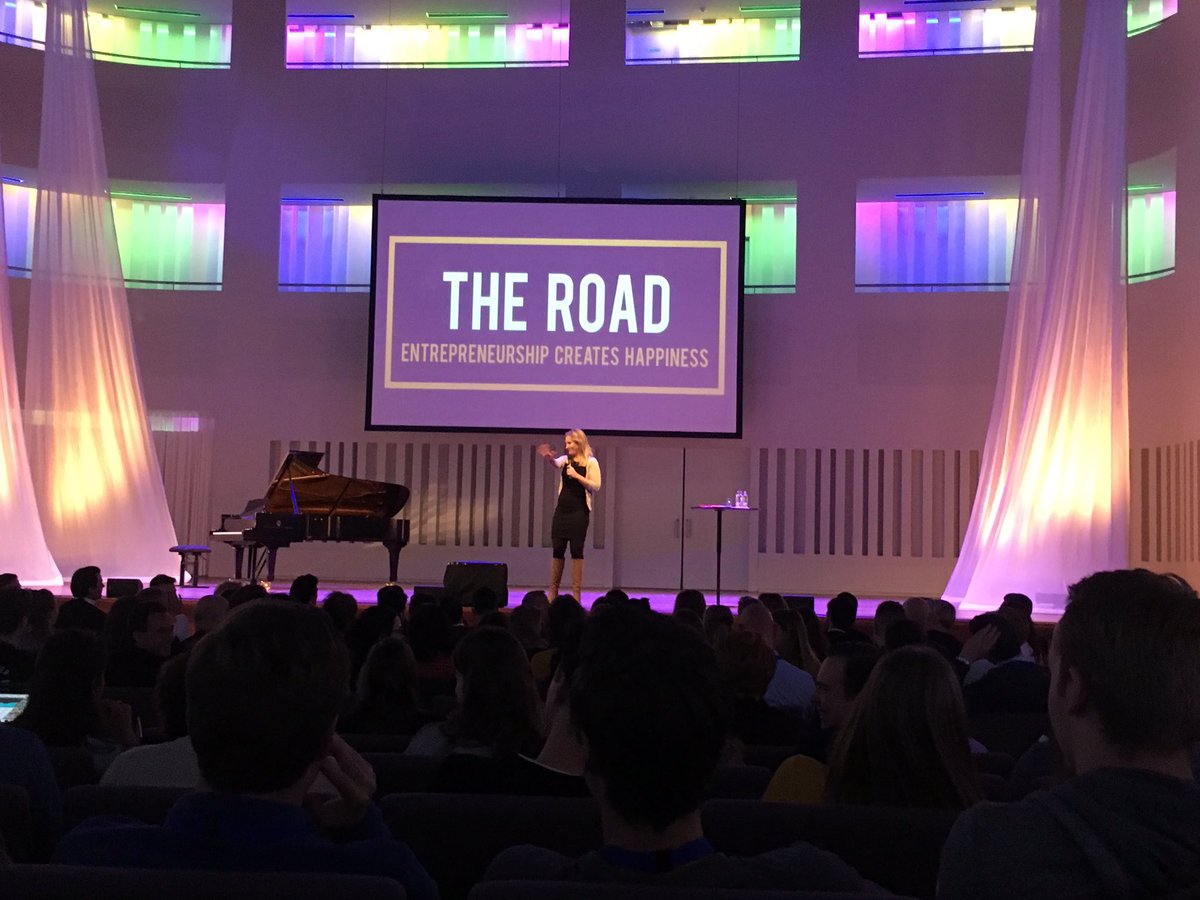 TickettoTilburg's tweet photo. Aanwezig bij/op @RoadSymposium met veel ondernemende studenten #tilburg https://t.co/6NwYrHaJsc