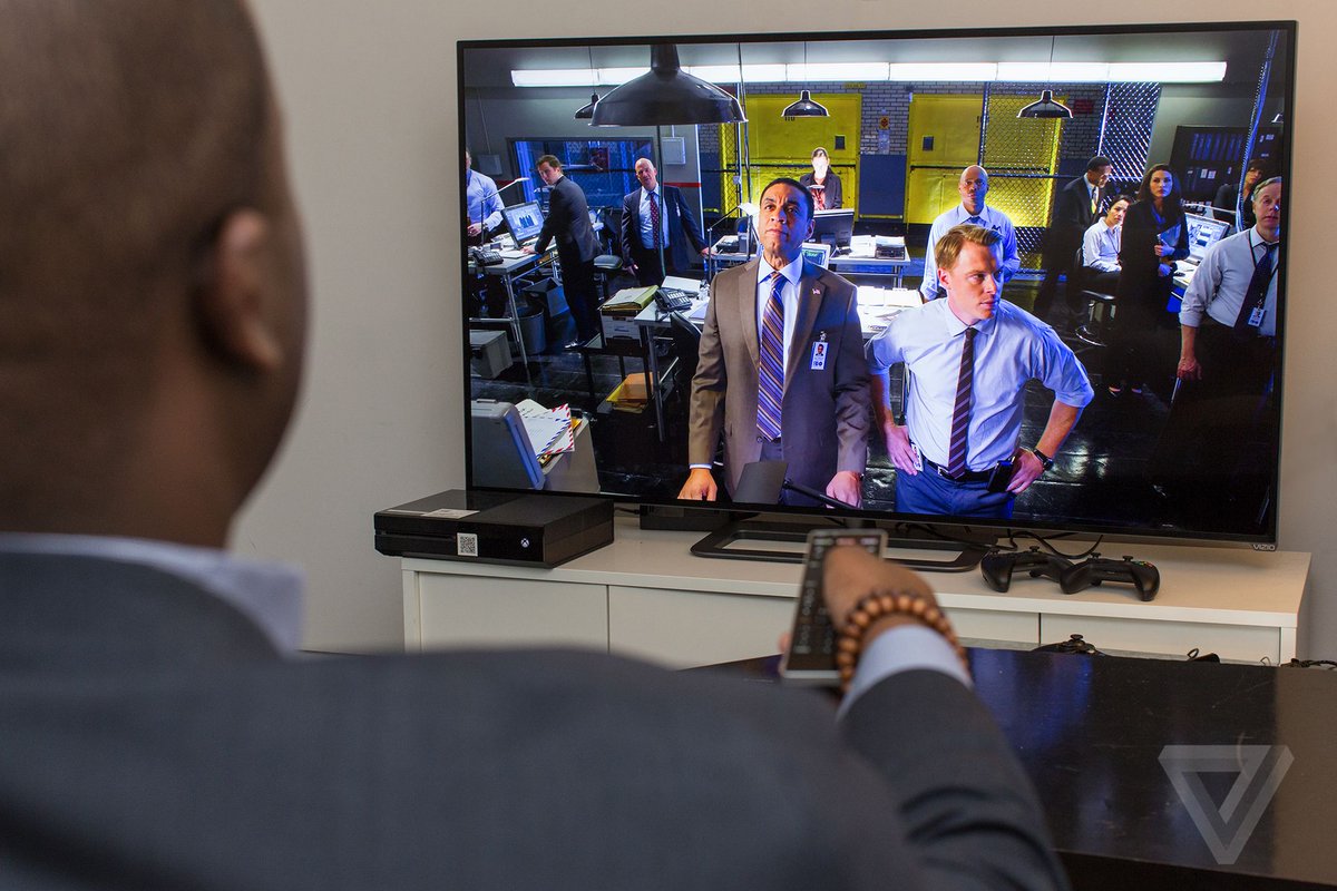 verge's tweet image. Breaking: LeEco calls off $2 billion purchase of TV maker Vizio theverge.com/2017/4/10/1524…