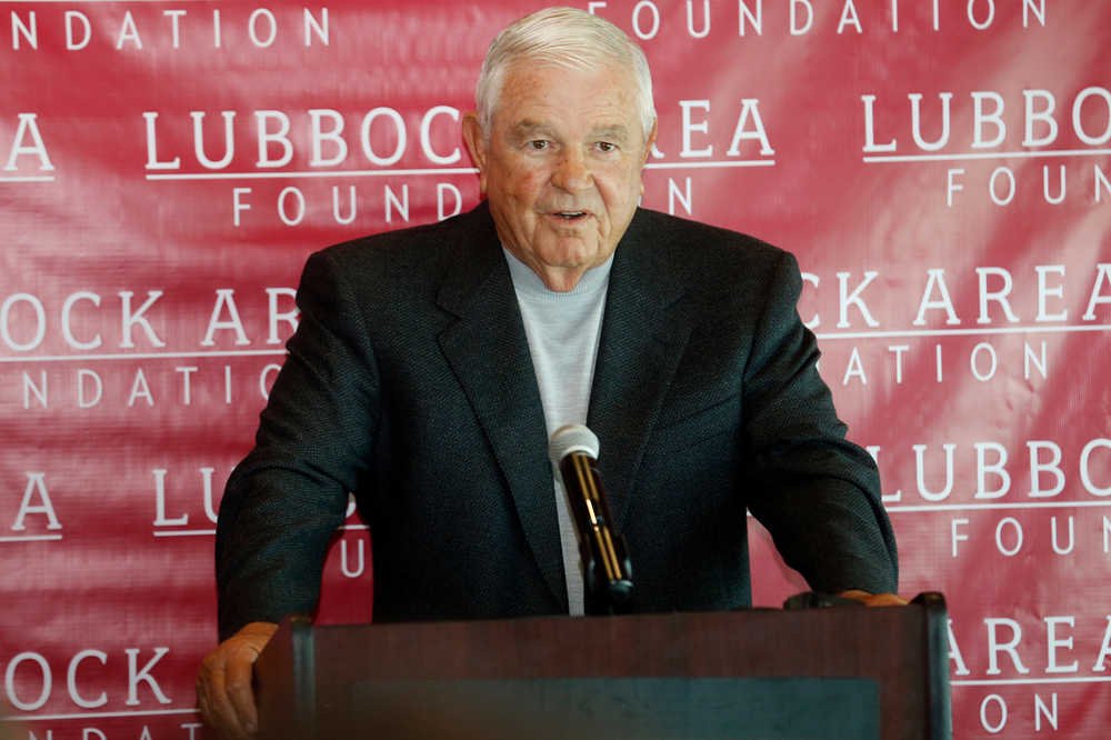 Former #TexasTech coach Spike Dykes dies at 79 lubbockonline.com/news/sports-re…