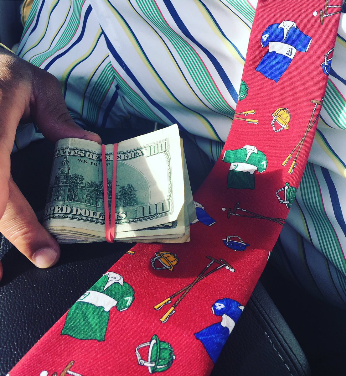 SouthpawShallah's tweet photo. It's another day in the life of the #fashion #god #poloGod #lohead #style #cash #money #RalphLauren #blogger #socialmedia #hustler #clothes https://t.co/64PrfqmGZW