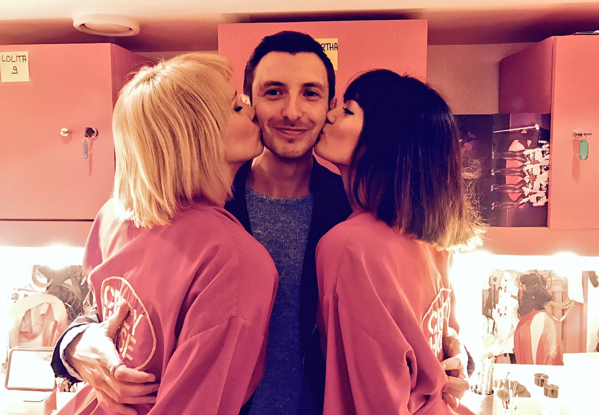 Anthony_Verdot's tweet photo. Moi en train d'aimer la vie avec les Crazy Girls du @crazyhorseparis 🤗 (sujet coulisses à venir @ParisMatch) https://t.co/jmk7dB0drv