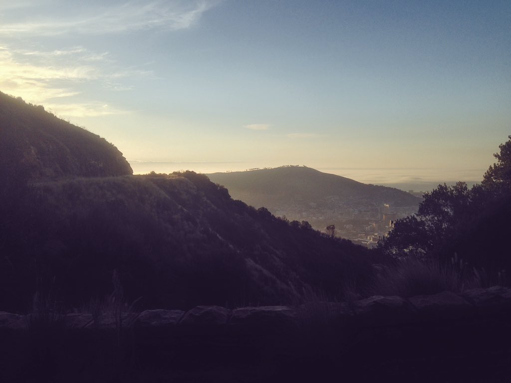 ishotimagesza's tweet photo. Gotta love runs along Tafelberg road with these views of our Mother City.. #loveCapeTown https://t.co/RLhsC6dLuj
