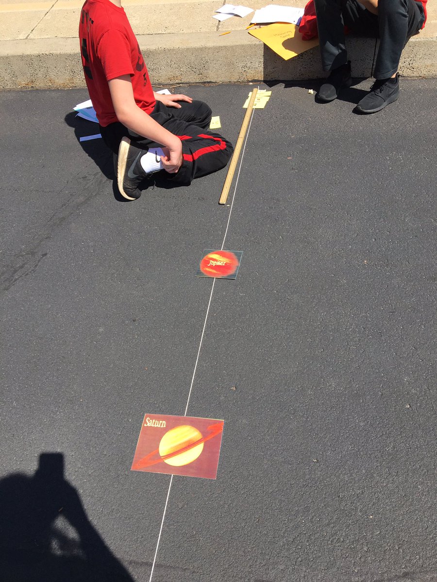 Modeling distances in space. Great way to get out and explore. #sasdnext <a href="/SASD_IV/">Indian Valley MS</a>