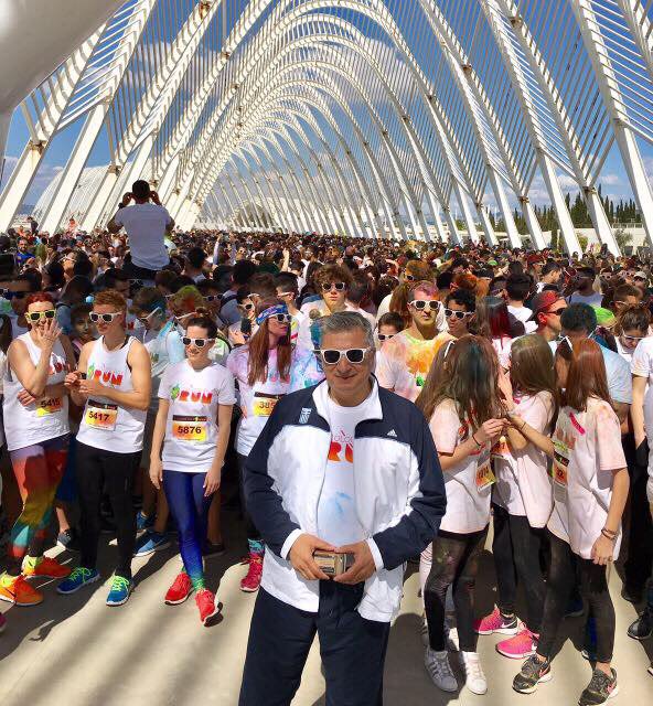 gpatoulis's tweet photo. #ColourDayRun:5.000 δρομείς βάφτηκαν με χρώμα στοΔ.Αμαρουσίου δίνοντας ελπίδα &amp;χαμόγελο σε αυτούς που το έχουν ανάγκηhttps://t.co/N0OqngTrCc https://t.co/DNv5AsiHC4
