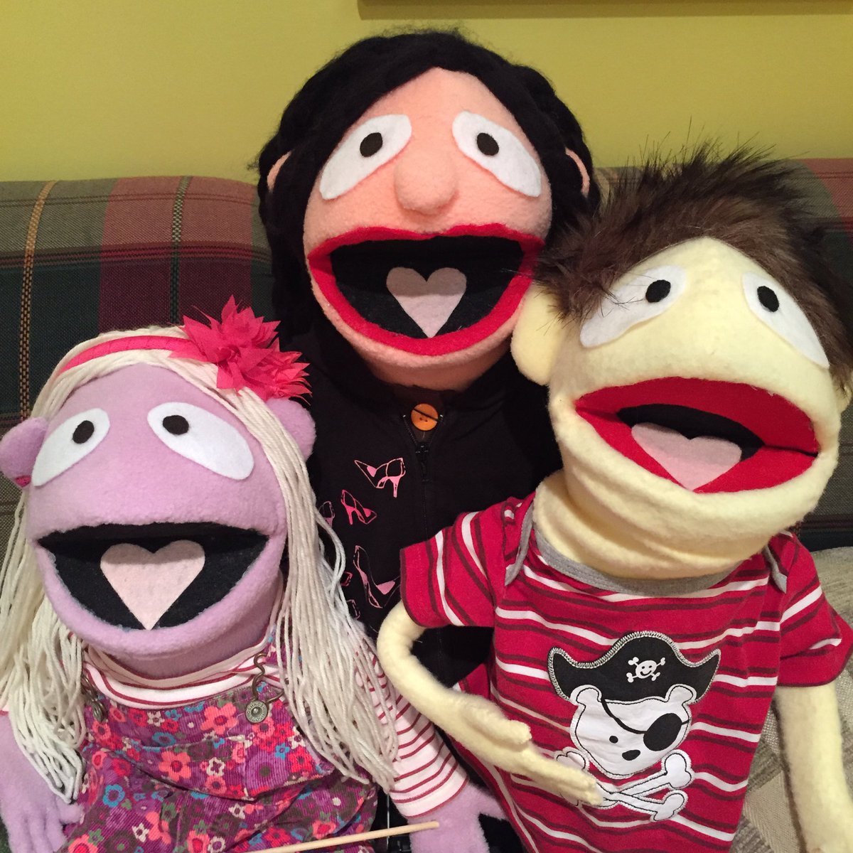 12Tree_Puppets's tweet photo. Happy #NationalSiblingsDay to all our fan families https://t.co/mWsmhwvQSa