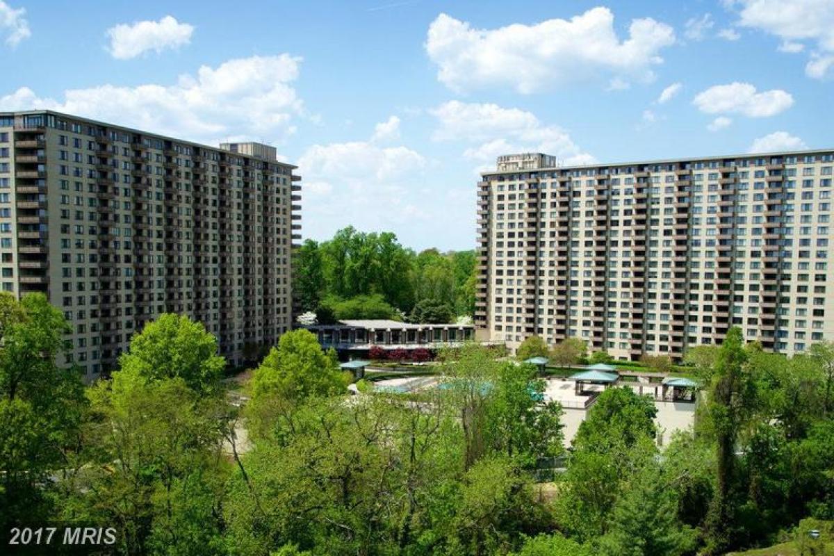 ListWithElisa's tweet photo. See a virtual tour of my newest #listing 5225 Pooks Hill Road #210N #Bethesda #MD  https://t.co/206bPoHvjO https://t.co/KWBvnIHCa2