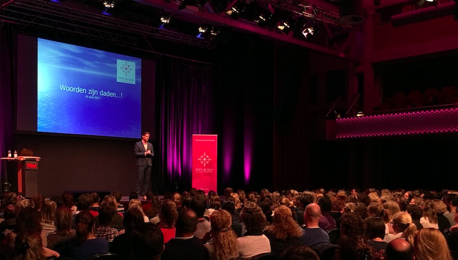Deze ouderavond staat in het teken van de invloed van woorden in de opvoeding van je kind, met spreker <a href="/StevenPont/">Steven Pont</a> #swvdeeem #stevenpont
