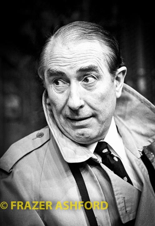 FrazerAshford's tweet photo. #OnThisDay in 2000 we sadly lost the great actor #PeterJones. Photo taken at #TheGlobeTheatre in 1983 during #PassTheButler #frazerashford https://t.co/qR14OgXgDQ