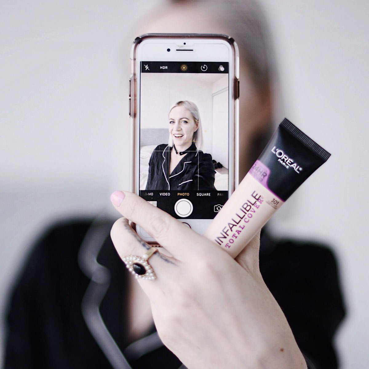 APOElise's tweet image. The very first APOE beauty review is live! Read my thoughts on the @LOrealParisCAN #totalcover foundation here: bit.ly/2nUhvS8