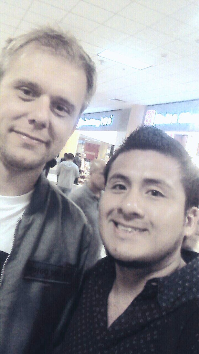 jfwoan's tweet photo. Thanks @arminvanbuuren  saludos desde Perú https://t.co/i9ywMgexIY