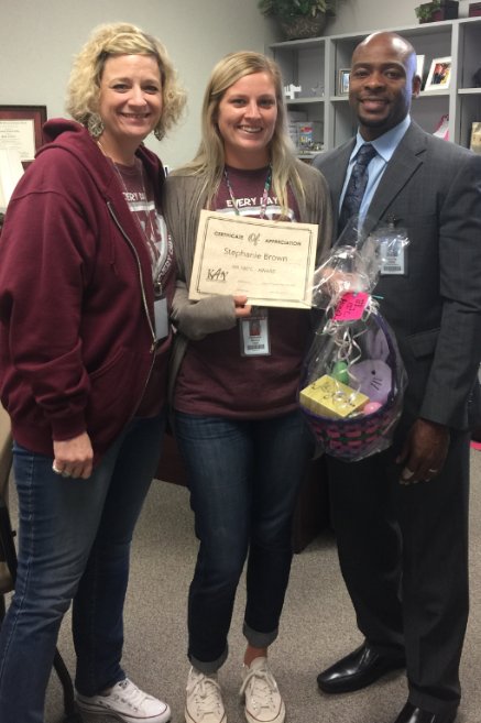 Congratulations to Stephanie Brown for being recognized by HR for her outstanding efforts! #rrerhinos <a href="/stephbrown26/">Stephanie Brown</a> #katyisd
