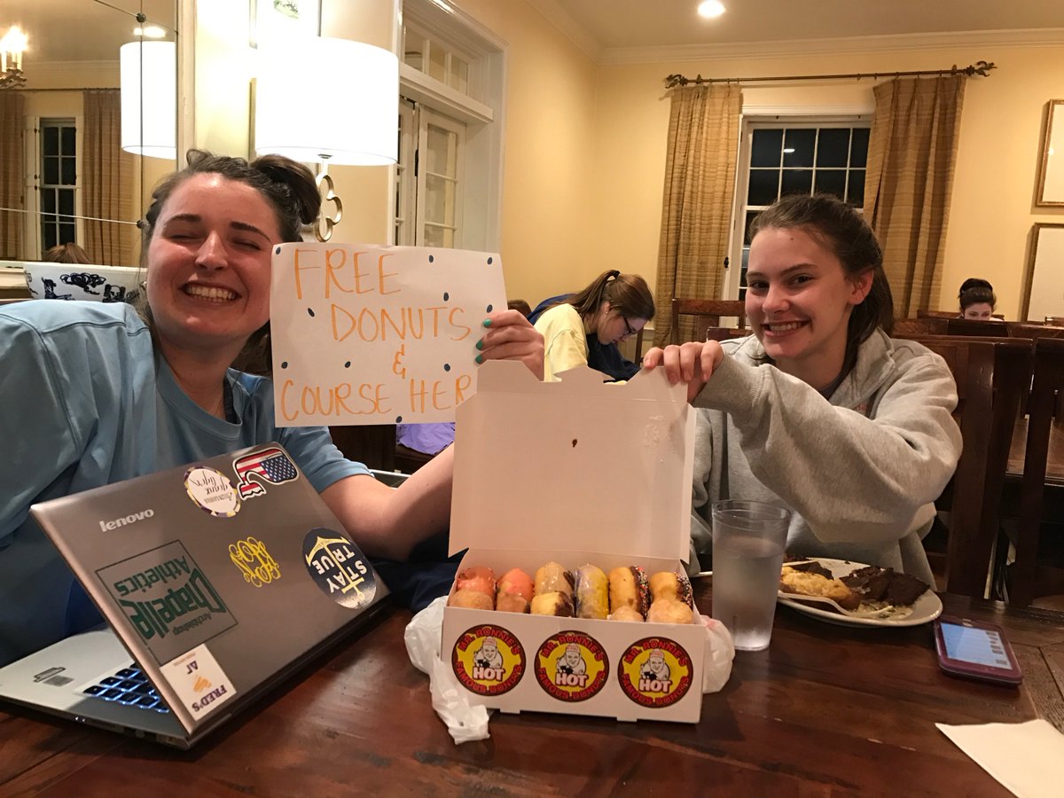 SouthCHKatie's tweet photo. Happy Monday! Find a @CourseHero rep on your campus for free #swag #snacks and #studyresources! #MasterYourClasses™ https://t.co/LJNPWnAv2g