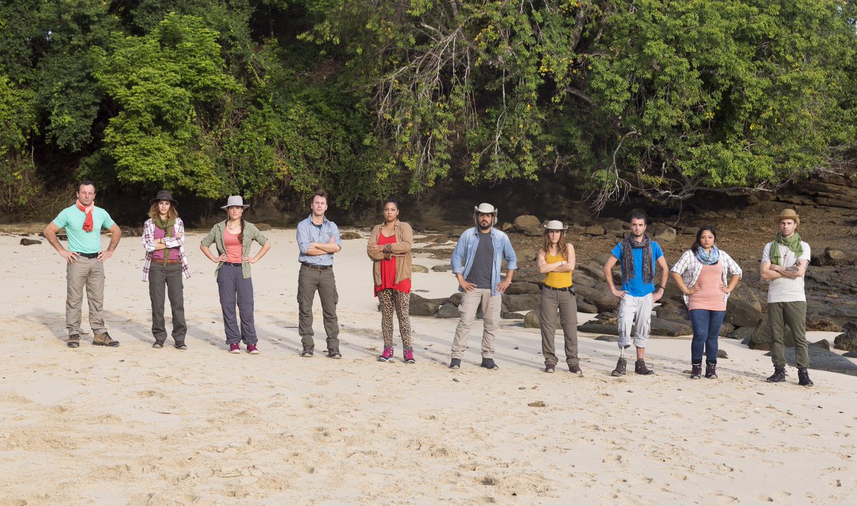 Francois_Island's tweet photo. "Les habits sont encore propres... On va voir dans 28 jours..." c'était les mots de @ExploreMikeHorn juste avant notre départ! #TheIslandM6 https://t.co/9RyhDkLI0V