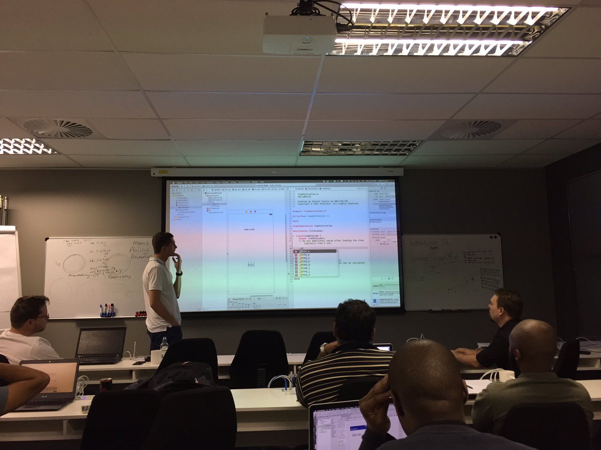 bbbofwebdev's tweet image. Hello World! Basic building blocks of iOS tonight.