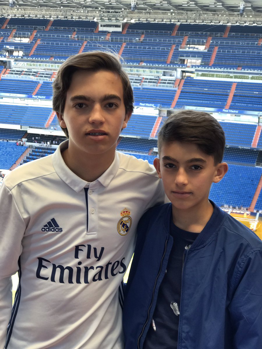 yolandagab's tweet photo. #supportbro #RealMadrid #Barça hace 4 años fue alreves! ❤️❤️ @patoginer @nicolas_giner @mginerh @lorenzagv https://t.co/2qLCJquR9u