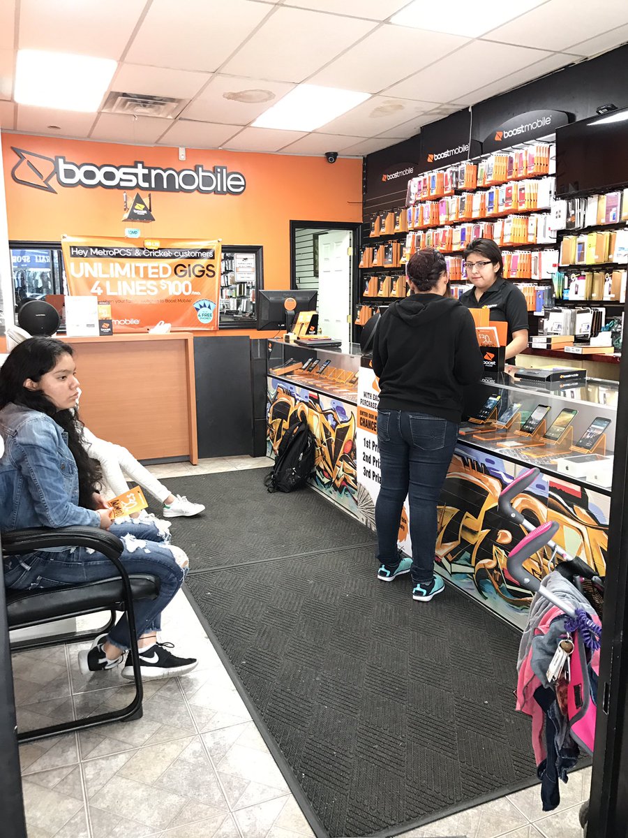 awijcandelario's tweet photo. 9528 Wireless inc Taking advantage of the 4lines$100👩‍👩‍👧‍👦.#lastday #BoostMobile #4lines$100 #unlimitedgigs @AWI_Tom @SPG_NYC @Eric_K_Wong https://t.co/RsuRYk3Dw6