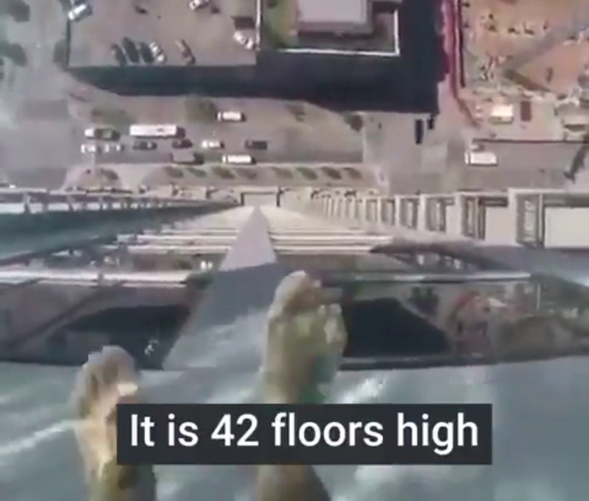 Dorian_Belvoir's tweet photo. Frightening? This 500ft high glass-bottom swimming pool hangs over the street - video in link https://t.co/Lifcv2Mx8L #architecture #travel https://t.co/5WaCV6Ck2U