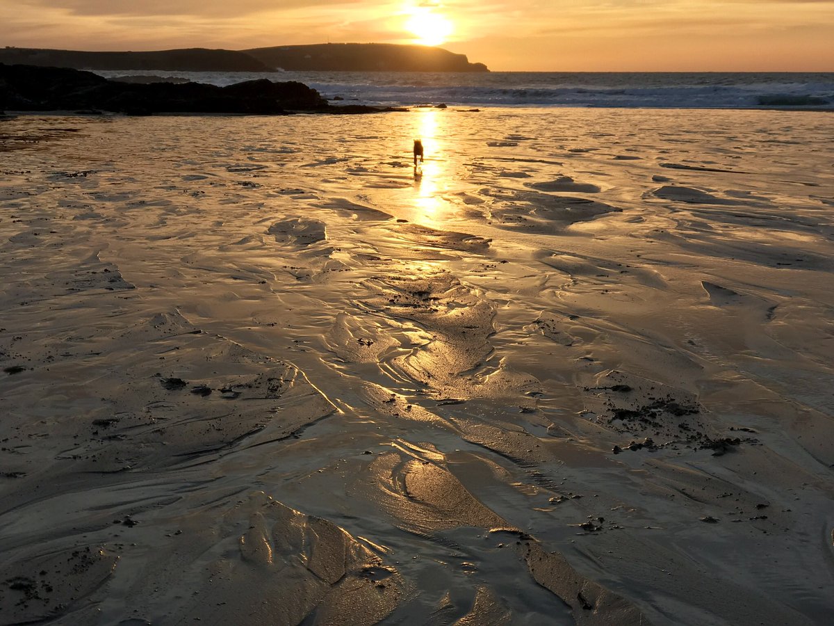Rubytheborder's tweet image. What a sunset #Trevonebay