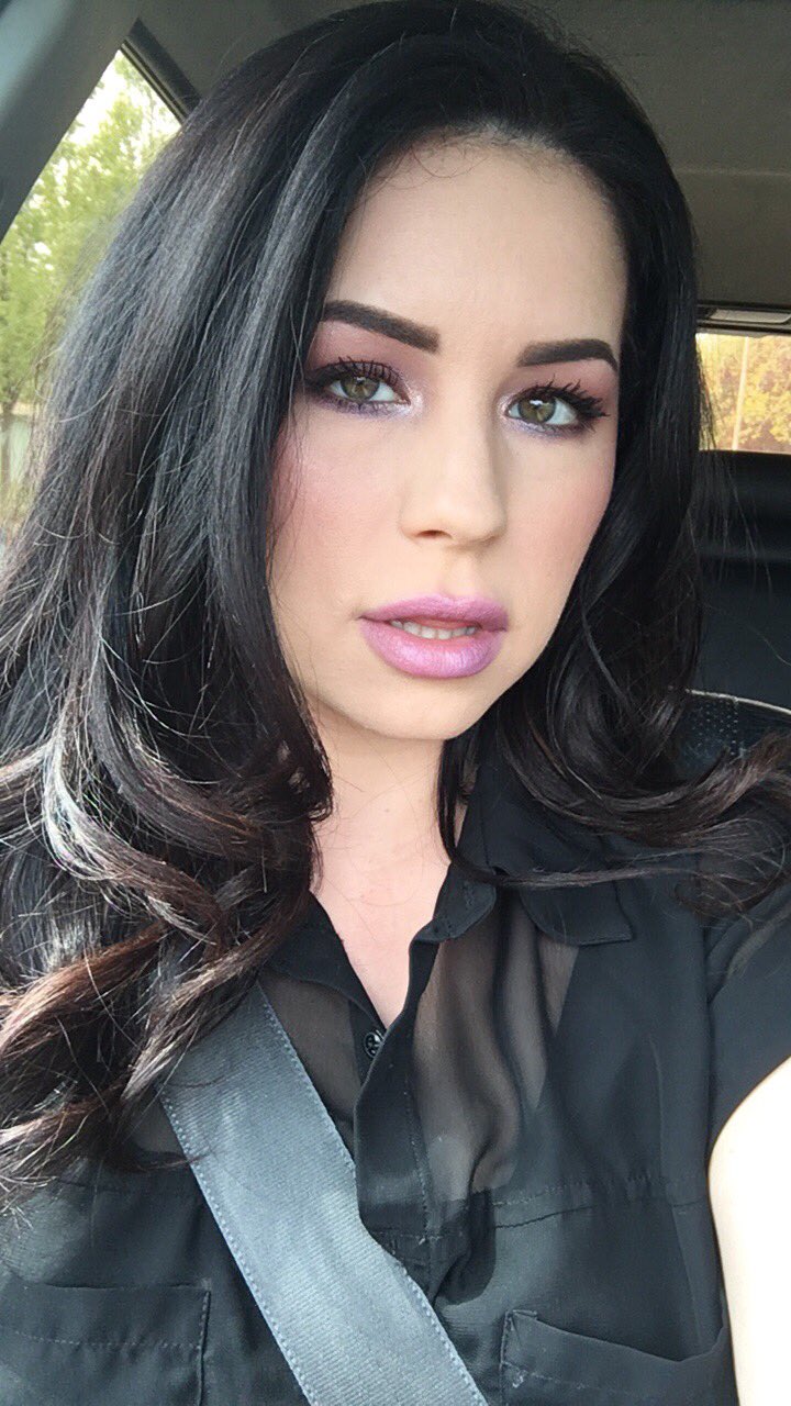 TW Pornstars - 1 pic. Belle Noire. Twitter. Purple 💜☺️. 6:50 PM - 10