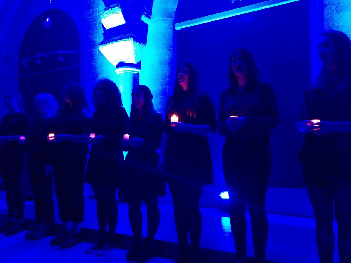 Actuació del <a href="/CorLabinota/">Cor LaBinota</a> a la cripta de la Reparació #Tortosa. Excepcional! ... 🎼🎵🎶🎹